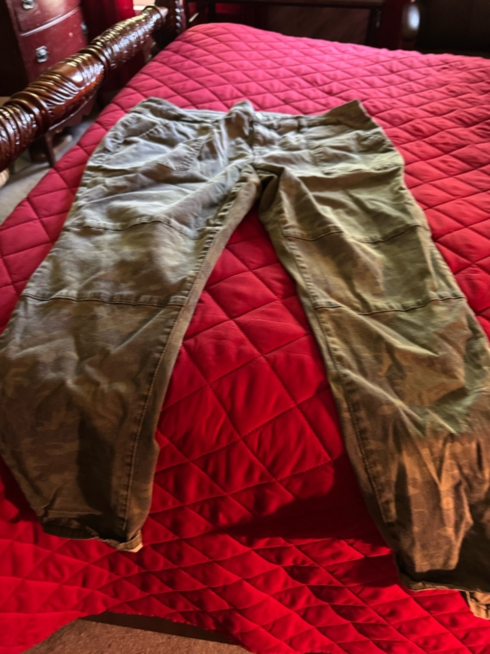 Camouflage Cargo Pants - Olive Green Nice Condition size 22 Jeggings